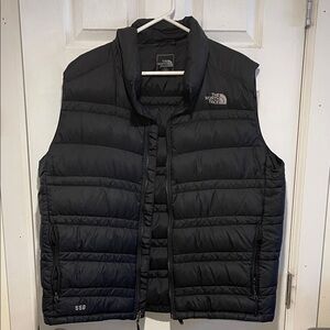 The North Face Men's Dark Puffer Vest 550
